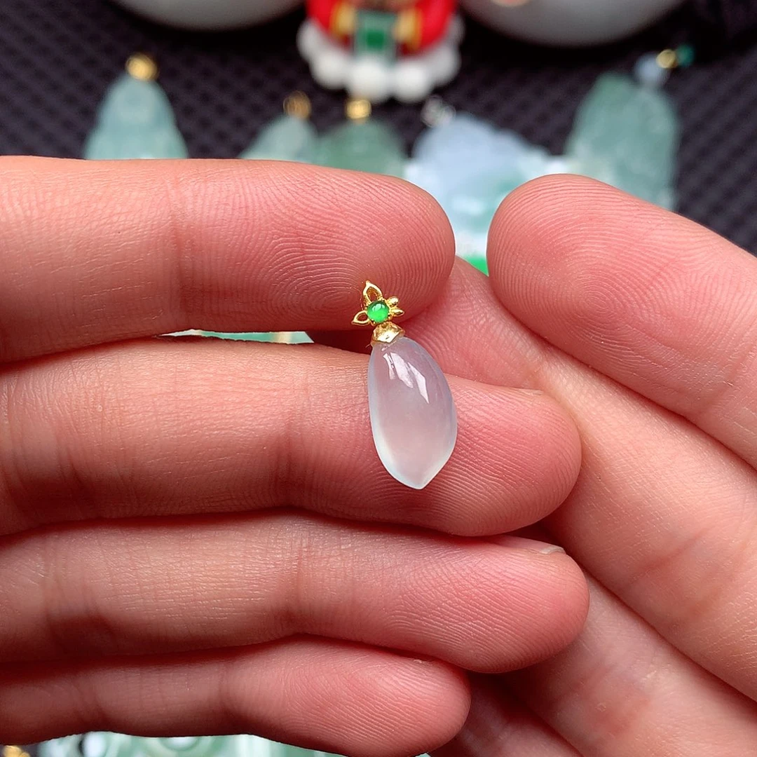 吊坠(不含链)18K金镶嵌翡翠