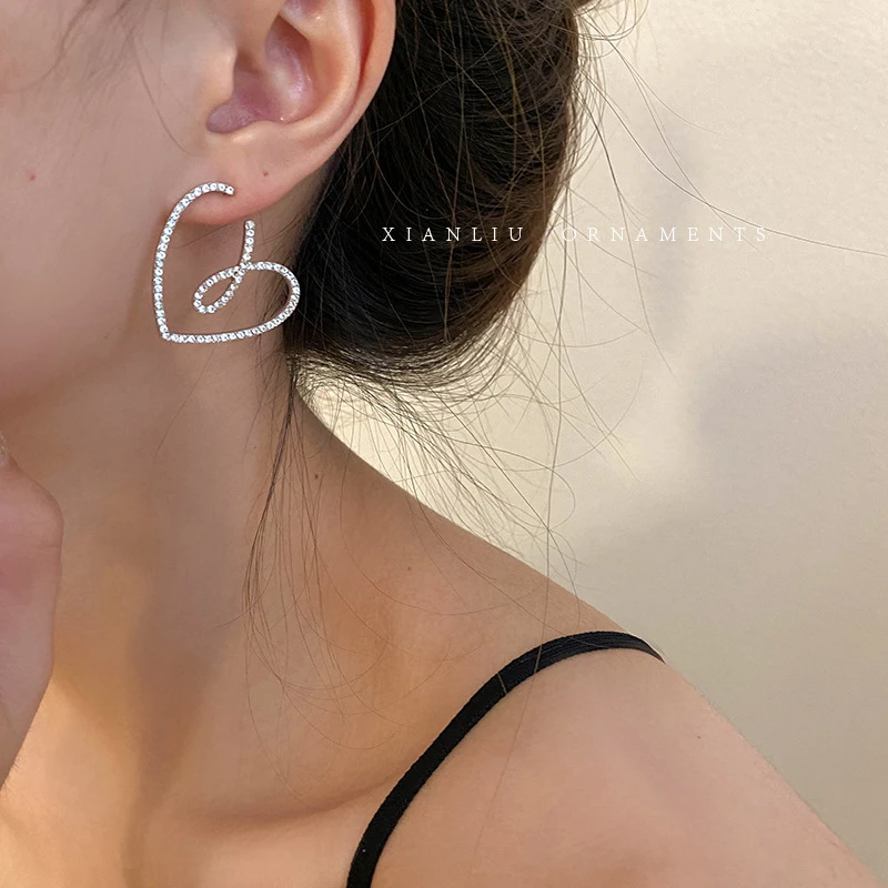 合金锆石耳饰 金属大爱心耳环2024年新款潮韩国气质网红耳钉女小