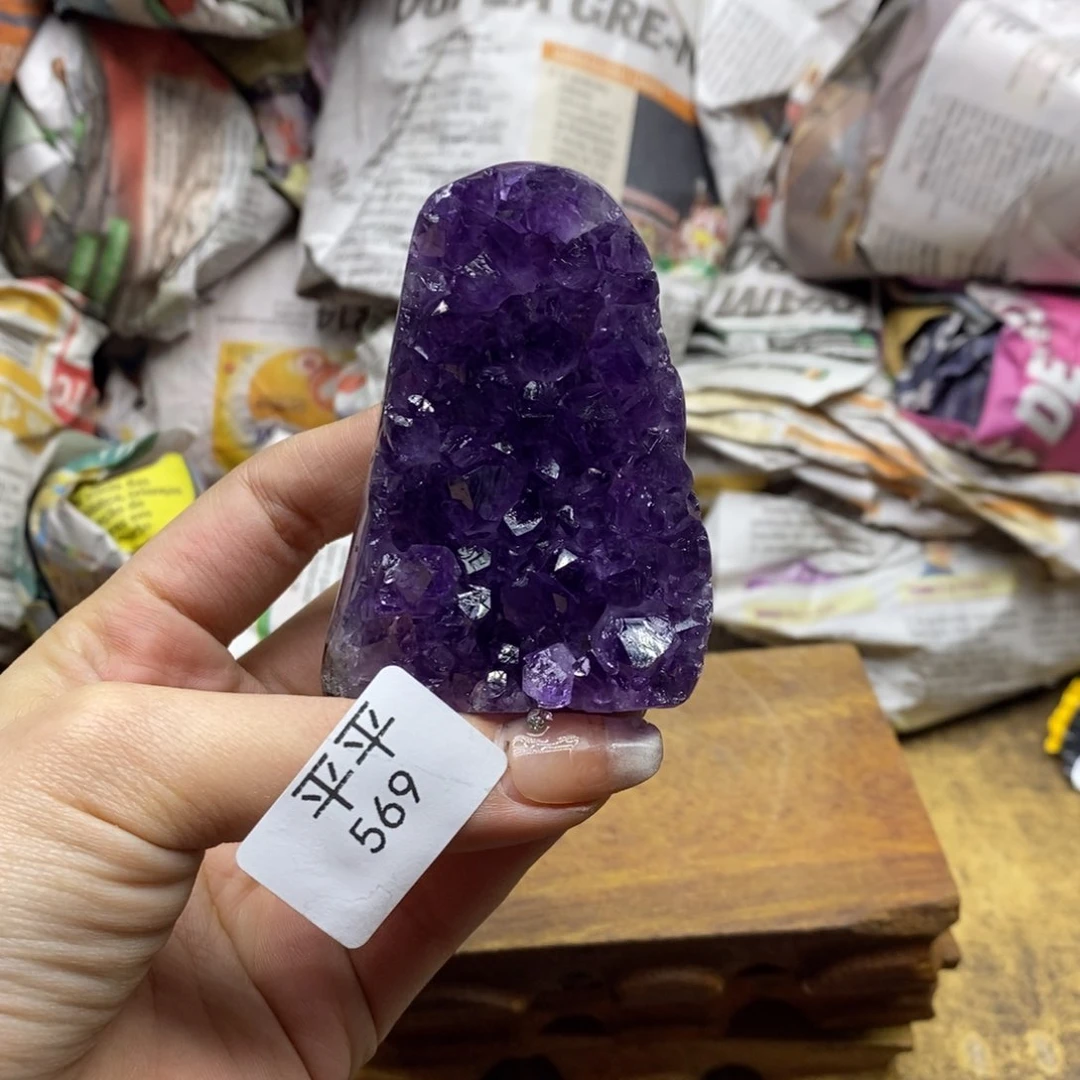 水晶乌拉圭未镶嵌