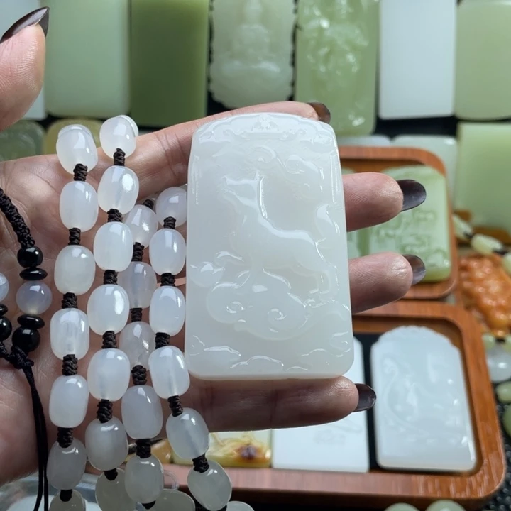 L***…玉新疆昆仑山料生肖狗