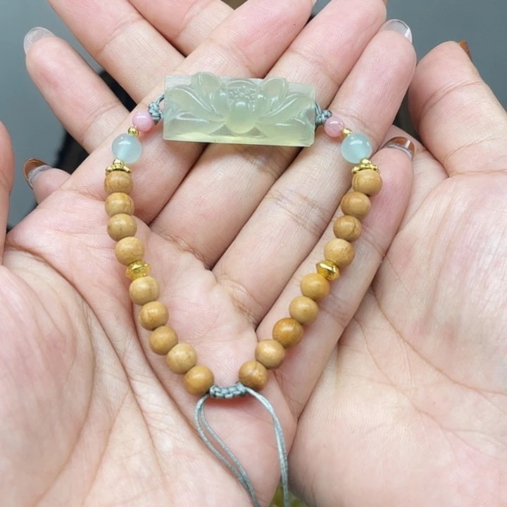 未镶嵌蛇纹石玉颈饰