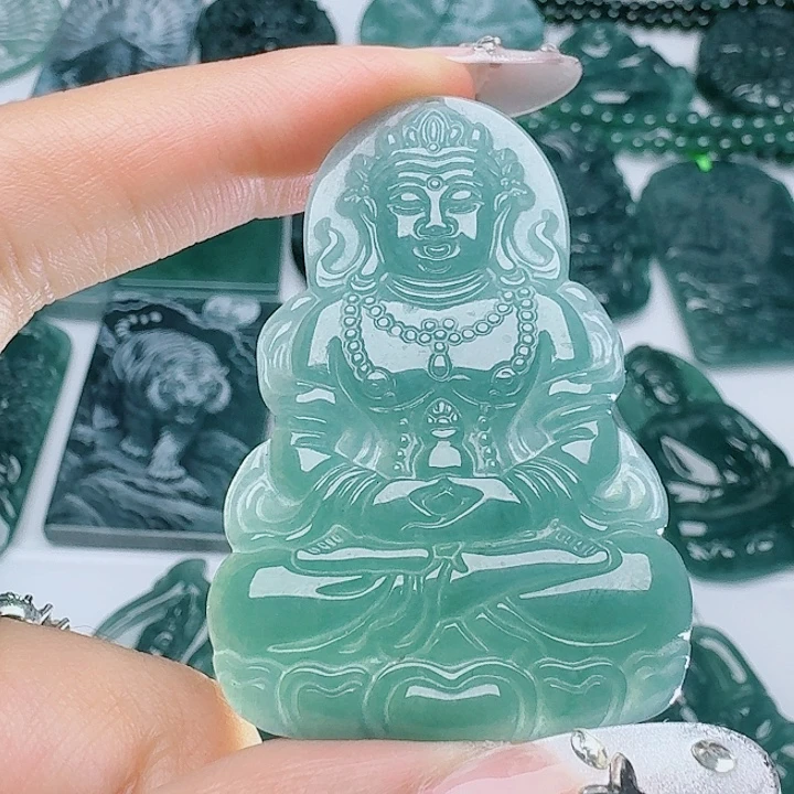 翡翠未镶嵌颈饰多样性发其一