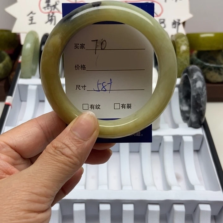 未镶嵌蛇纹石玉手镯