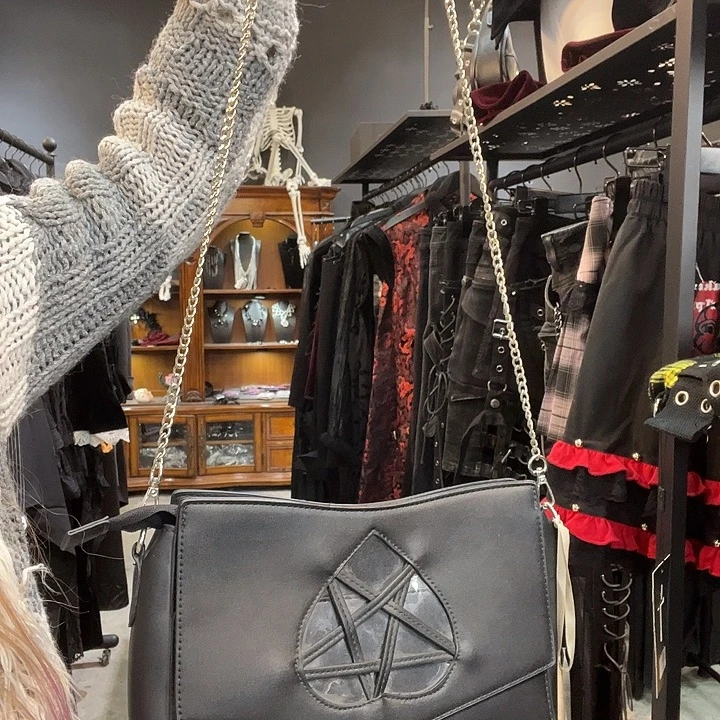 Banned斜挎包五角星