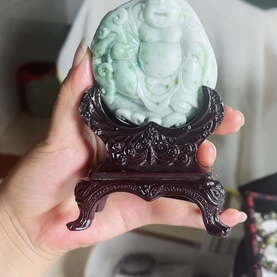 罗***沛独山玉未镶嵌把件