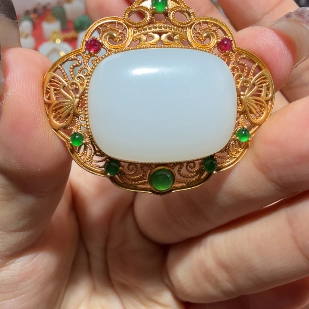 和田玉18K金镶嵌颈饰