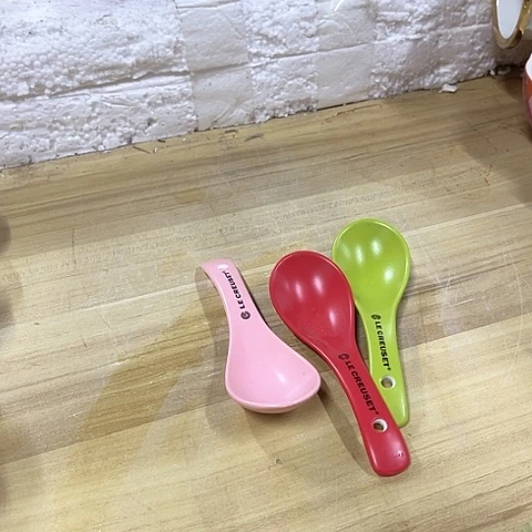 微瑕，不能明火，6个kc勺子粉，红，绿各2个勺