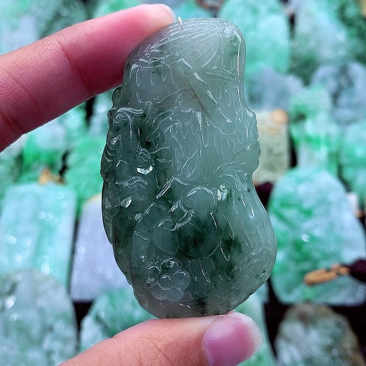 吊坠(不含链)未镶嵌翡翠