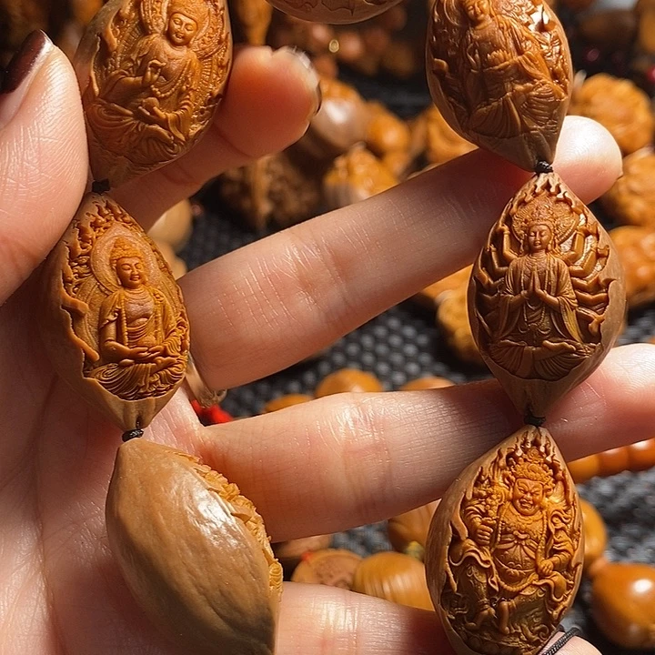吊坠橄榄核八大菩萨