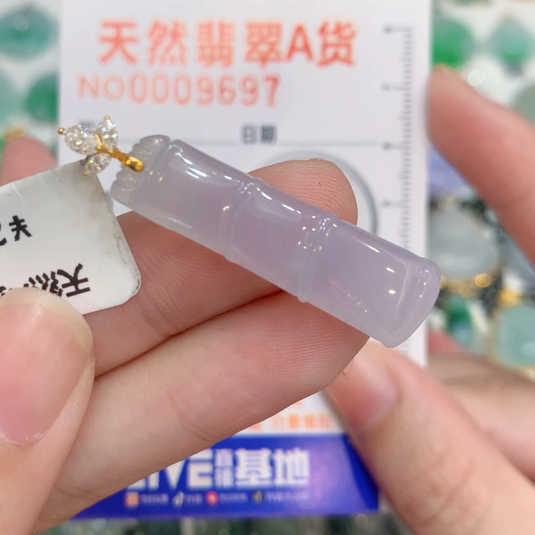 翡翠18K金镶嵌颈饰竹节