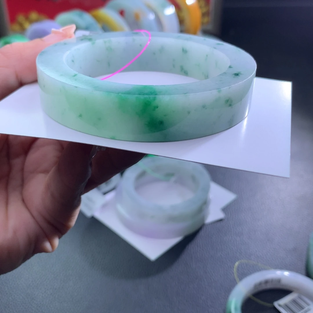 定制翡翠未镶嵌翡翠手镯