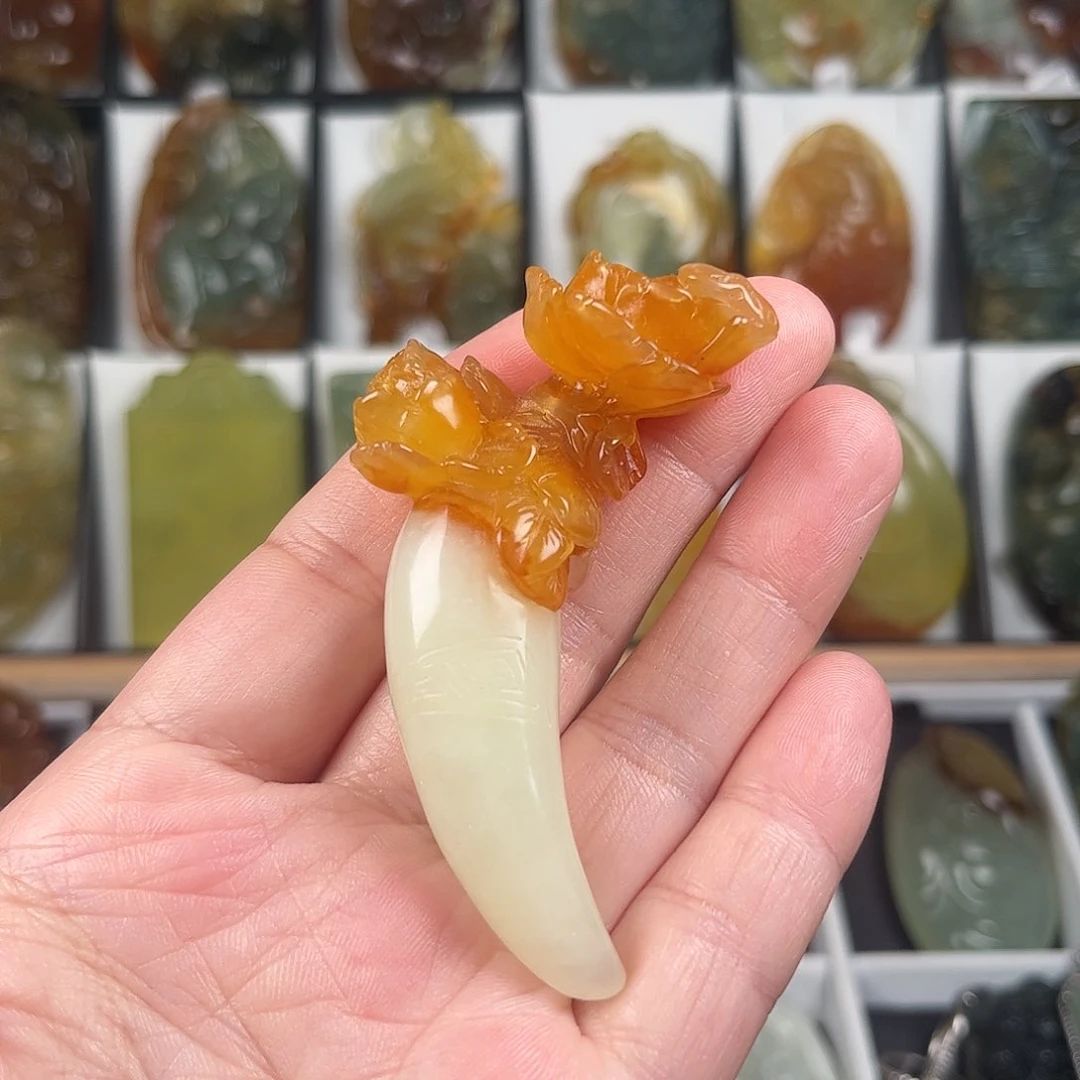 蛇纹石玉颈饰未镶嵌