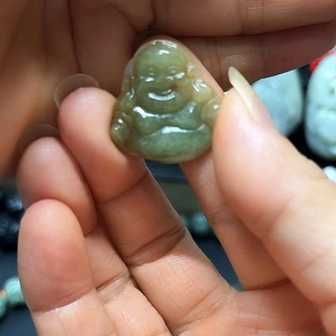 翡翠未镶嵌颈饰挂件