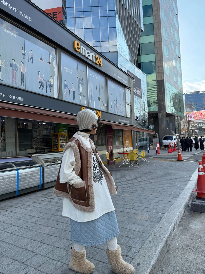 韩国新款咖色毛边马甲（no退换）