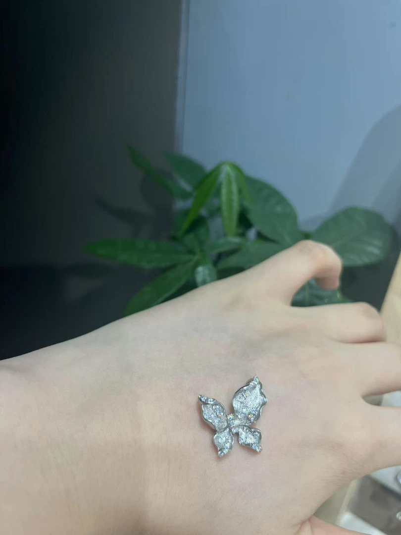 铂金PT950镶嵌吊坠