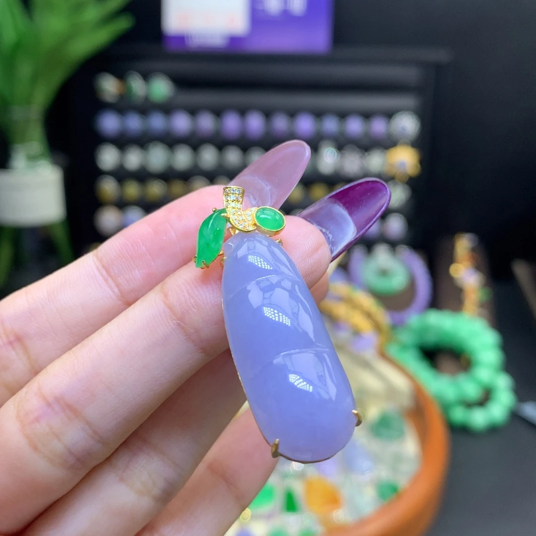 翡翠18K金镶嵌颈饰