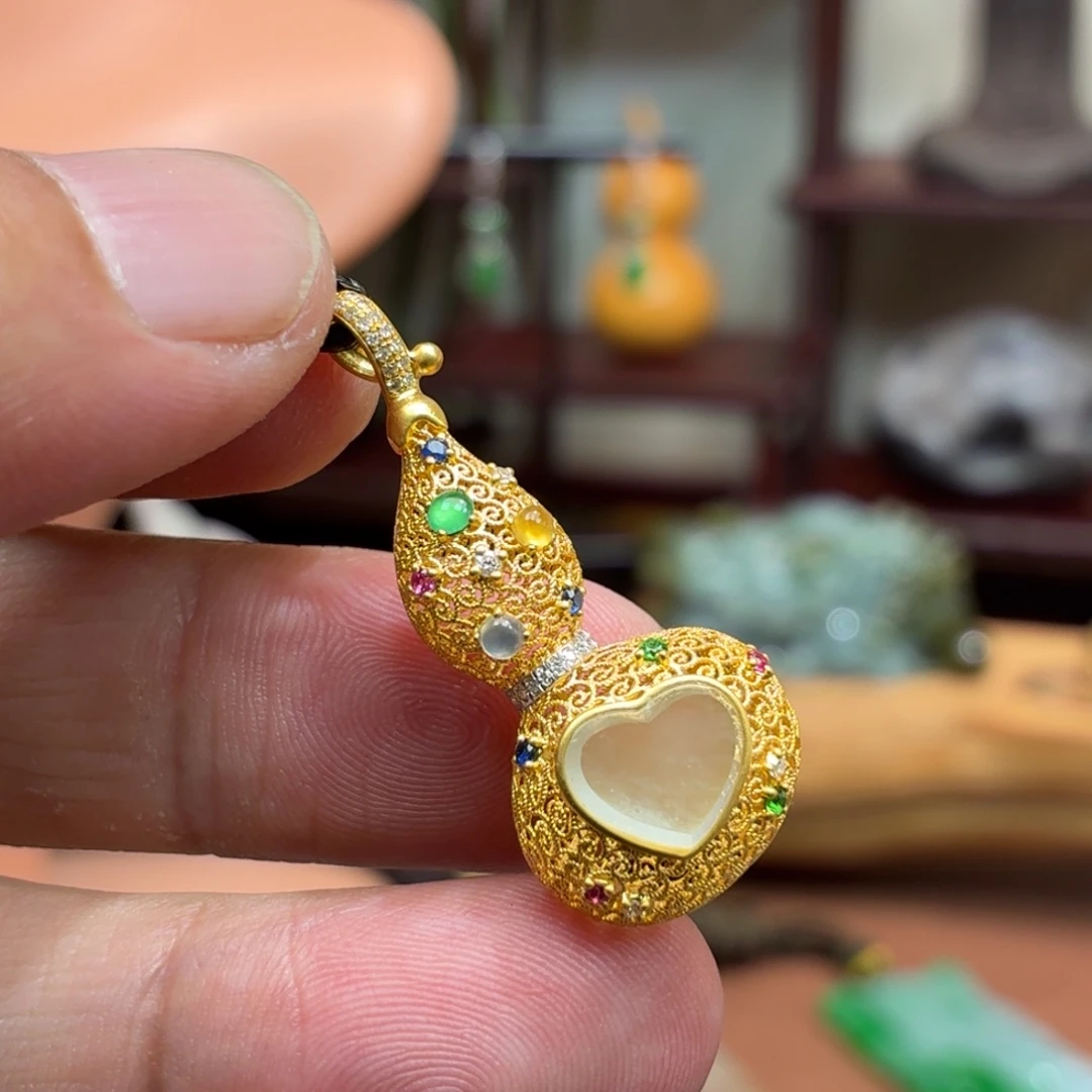 翡翠18K金镶嵌颈饰