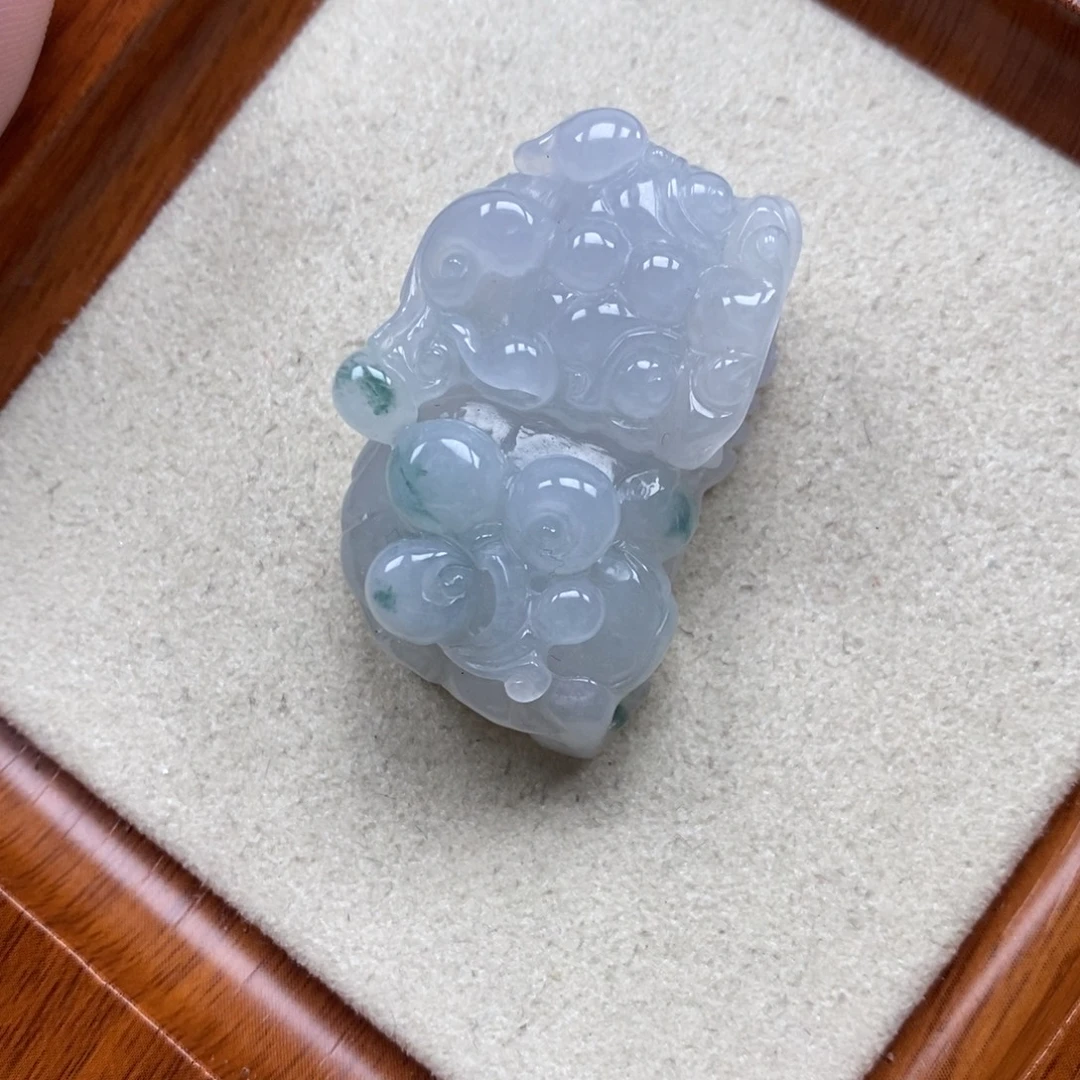 翡翠未镶嵌颈饰霸王