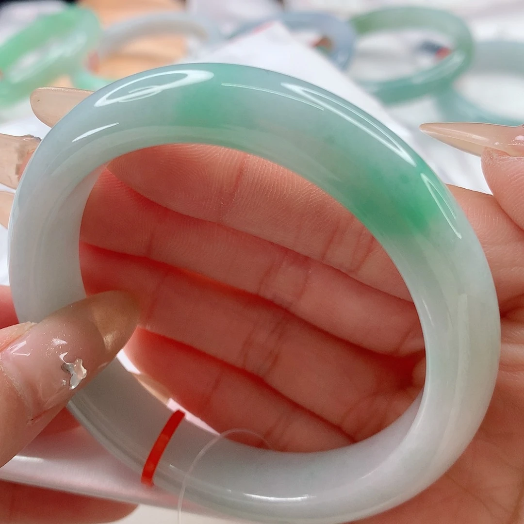 翡翠手镯未镶嵌56.4 正圈