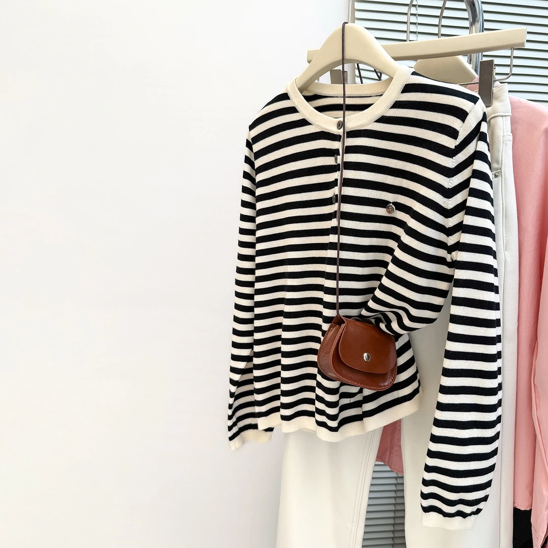 条纹圆领半开胸长袖毛衣女早秋韩版宽松内搭打底针织衫上衣潮