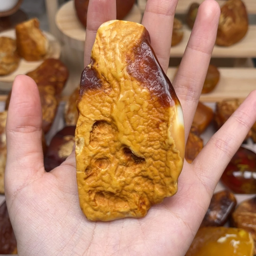 未镶嵌琥珀珠宝奇石