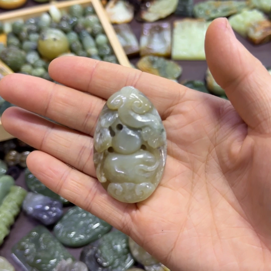 岫岩河磨玉（透闪石质玉）未镶嵌颈饰