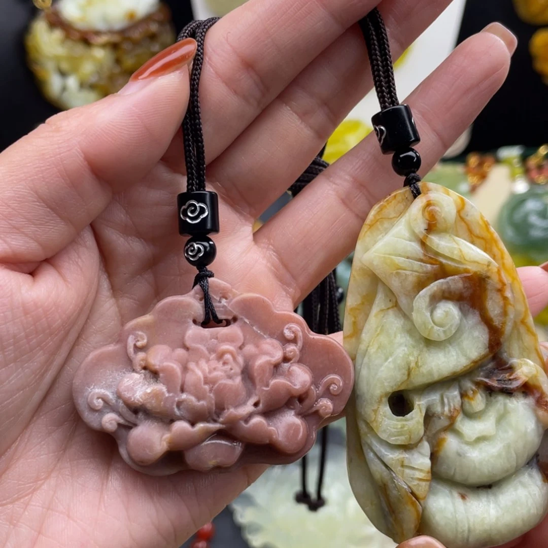 未镶嵌蛇纹石玉颈饰