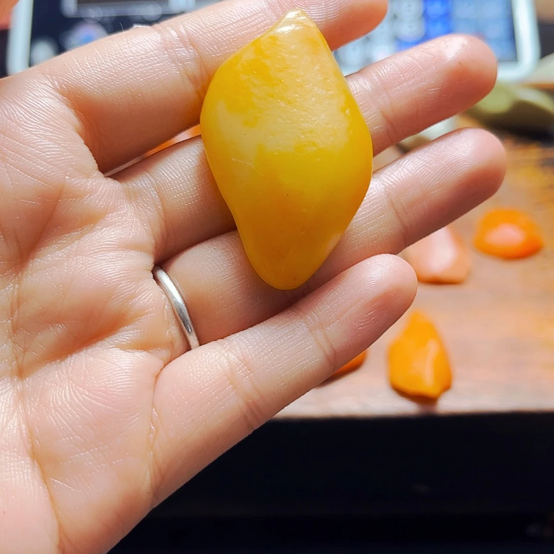 雪***新疆戈壁金丝玉玉