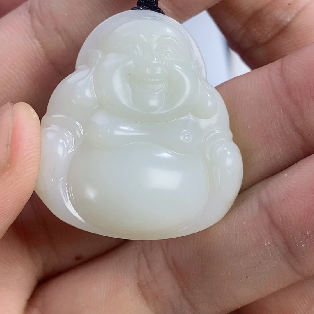 和田玉未镶嵌挂件?中间国玉出品…