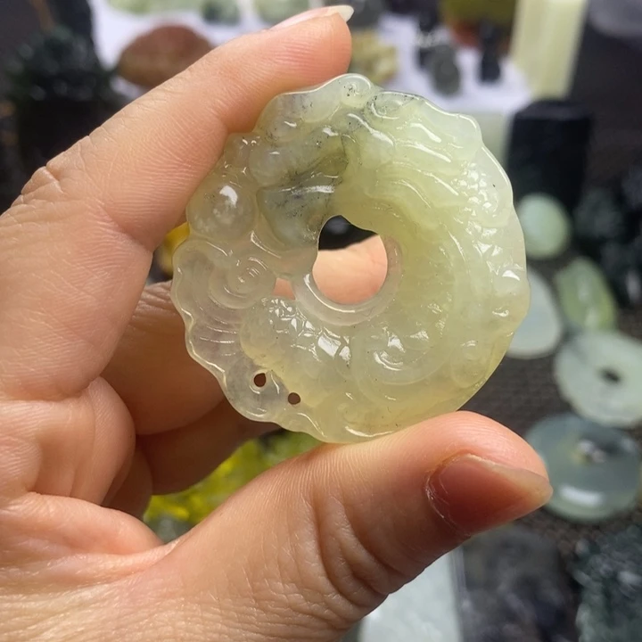 合金蛇纹石玉颈饰