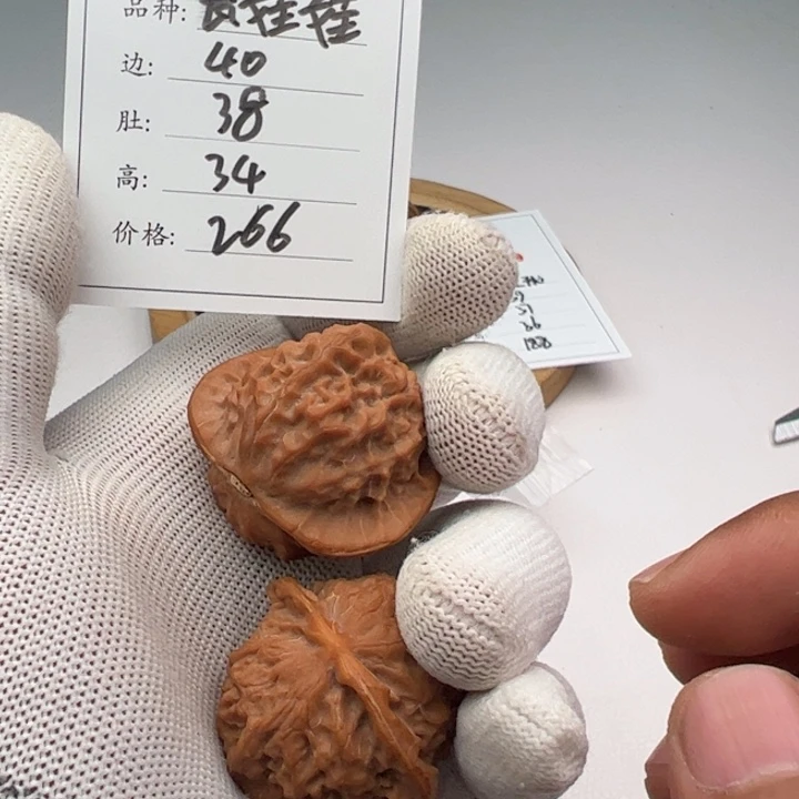 文玩核桃把件瓷娃娃17