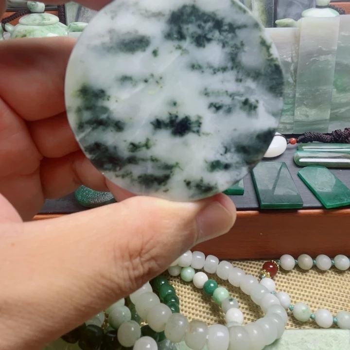 独山玉未镶嵌颈饰