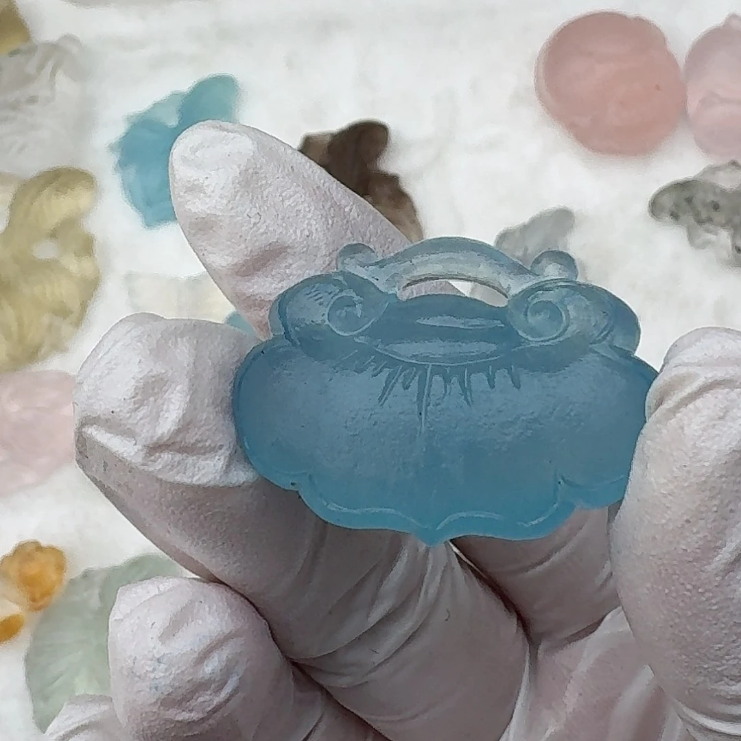 颈饰银S925镶嵌水晶戴****?