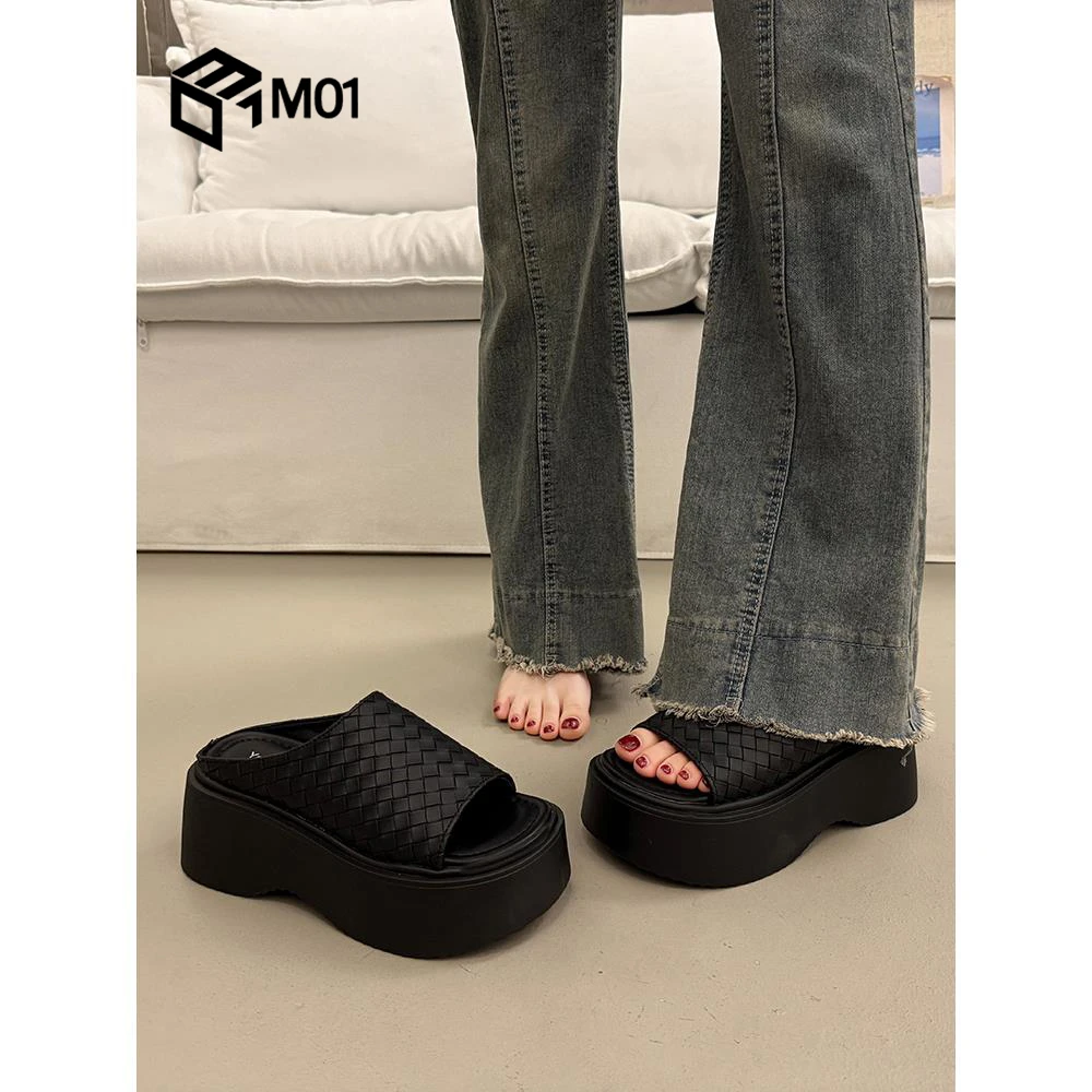 M01绝美增高厚底拖鞋女夏外穿高级感2025超火配裙子外出坡跟凉拖