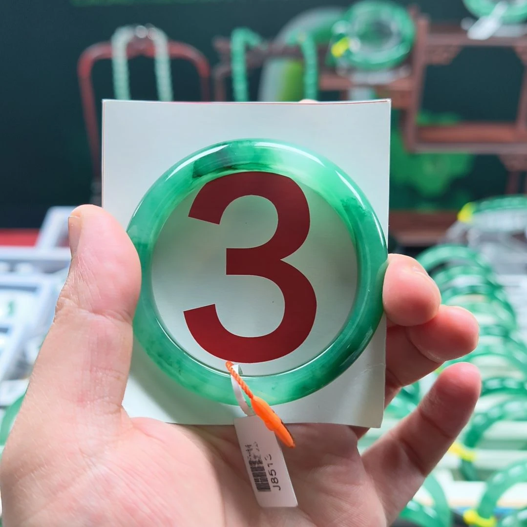 石英质玉（非洲翠）未镶嵌手镯