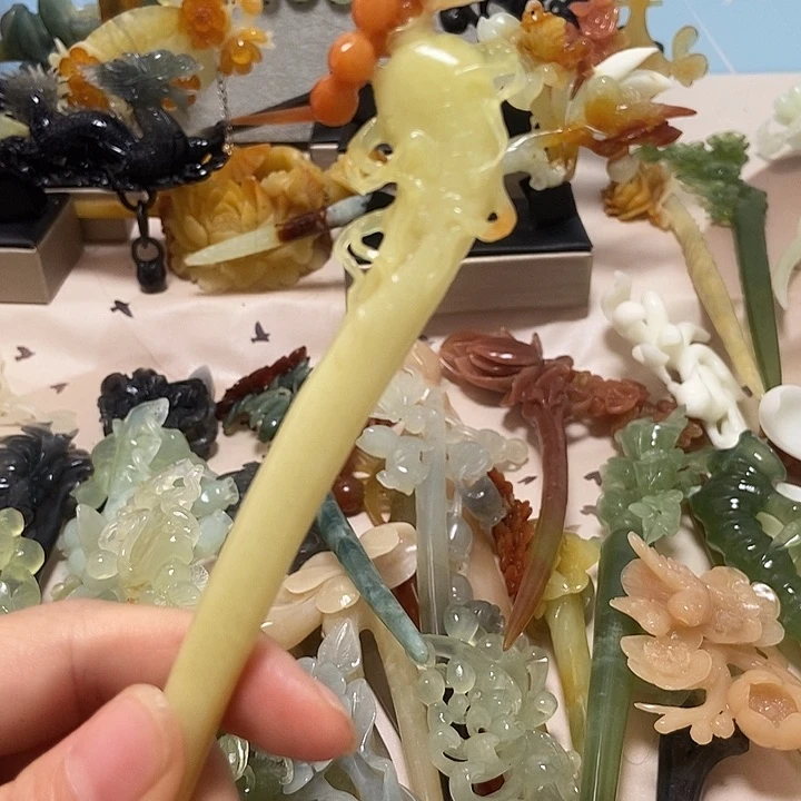 芭****蛇纹石玉合金发簪