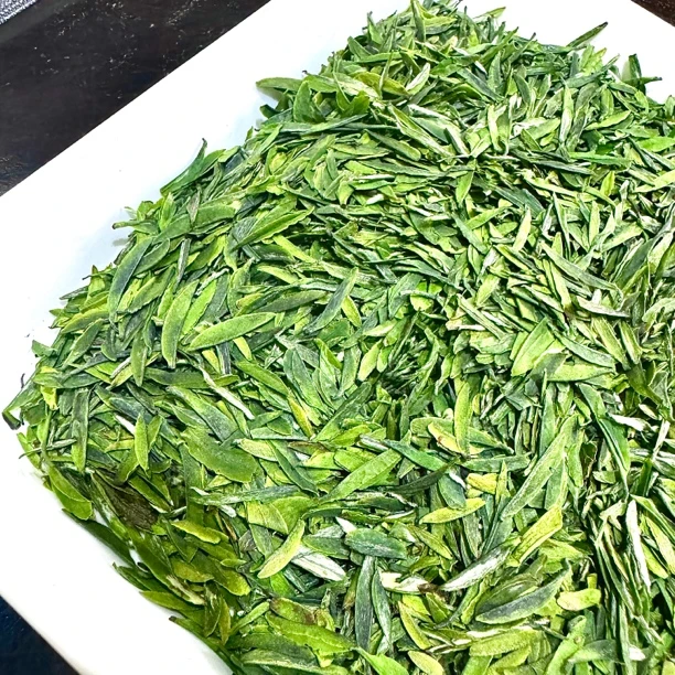 2025年新茶雀舌雨花甘露龙井嫩芽片散装绿茶叶