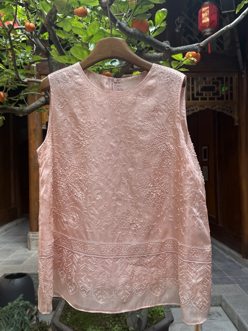 满身绣花欧根纱马甲