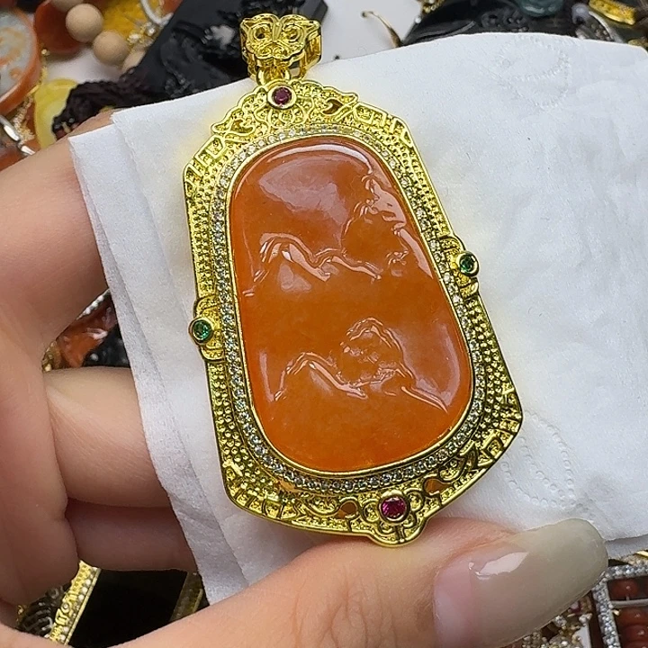 翡翠未镶嵌颈饰翡翠