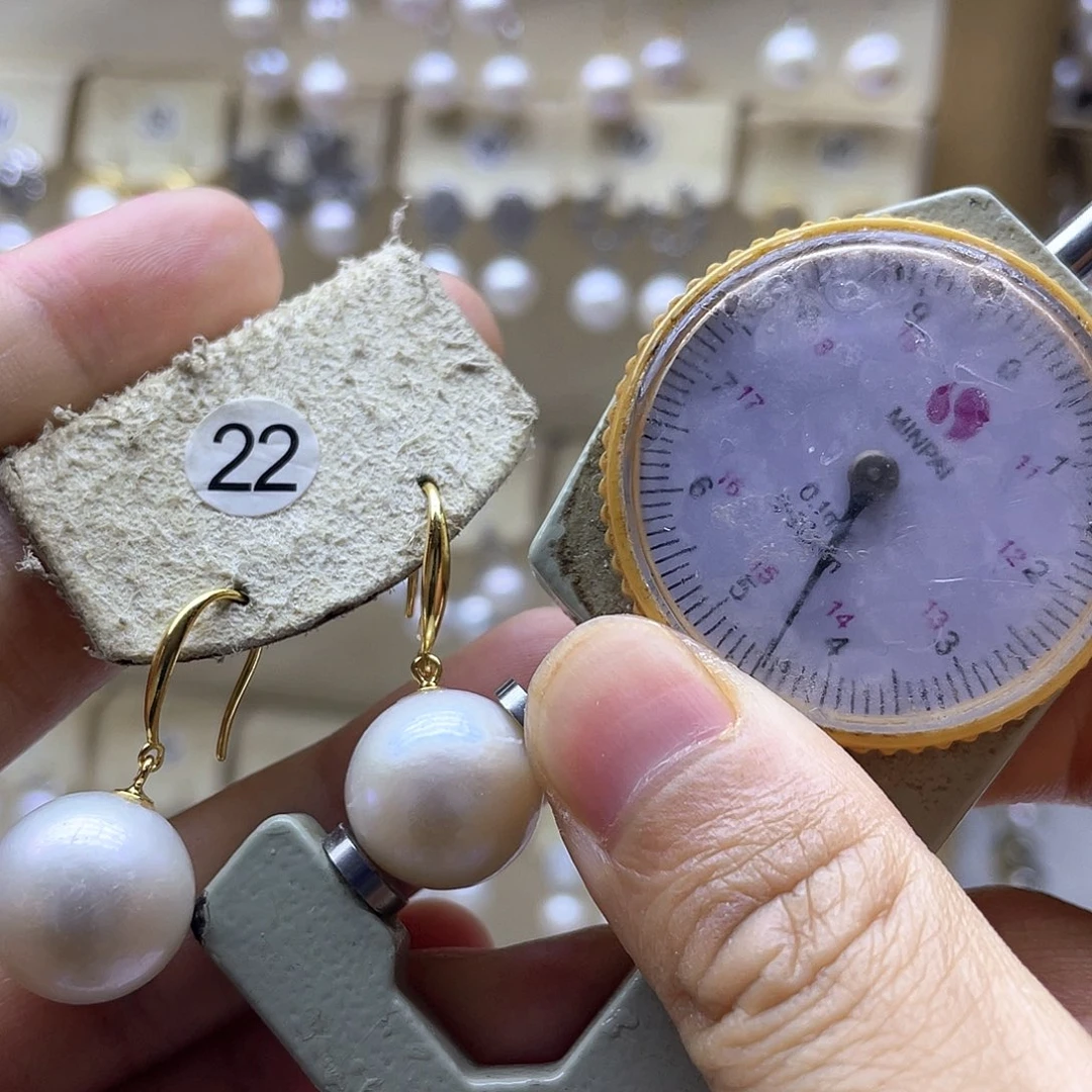 银S925镶嵌淡水珍珠耳饰