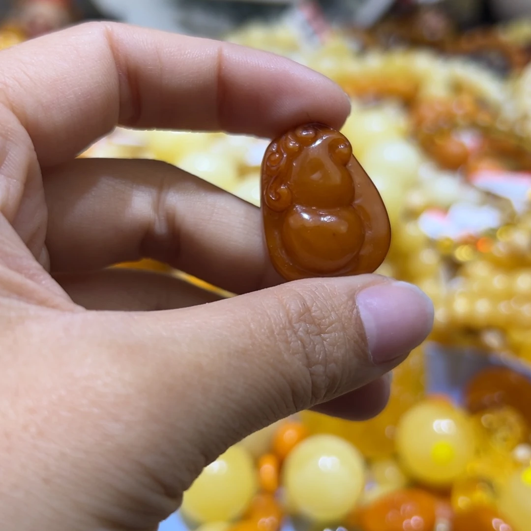 琥珀珠宝奇石未镶嵌