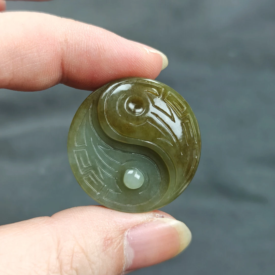 【太极八卦】新疆和田玉 且末带糖蓝调色 油润细腻 配绳