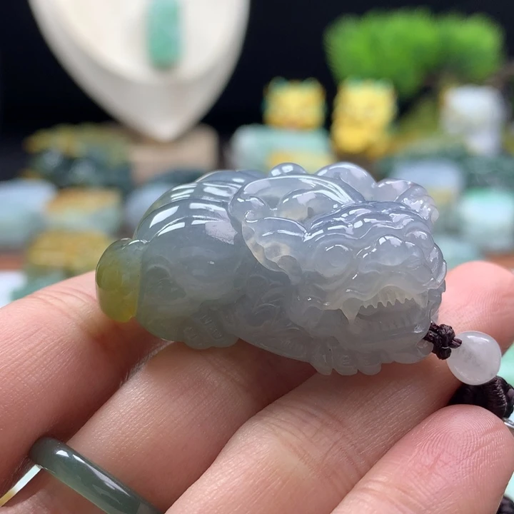翡翠未镶嵌颈饰貔貅35