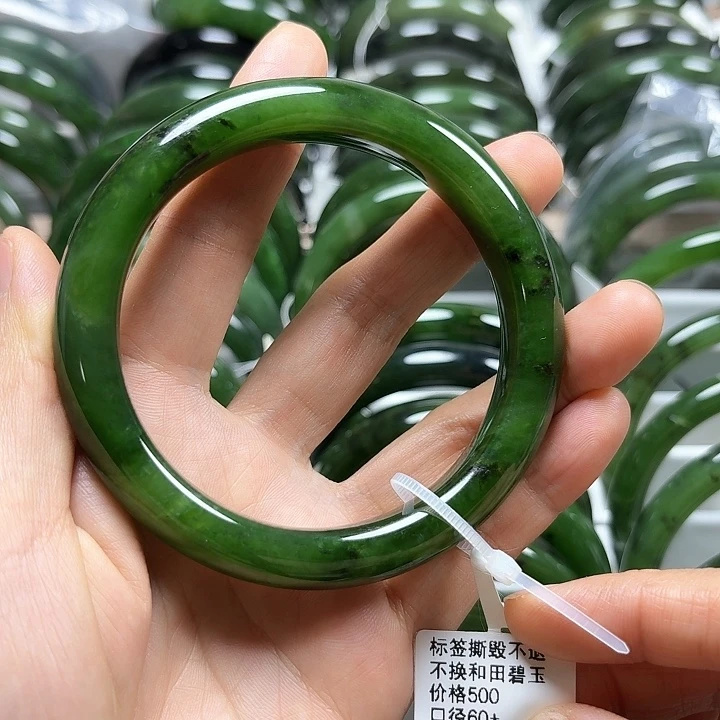 和田玉（碧玉）未镶嵌手镯正圈60有瑕