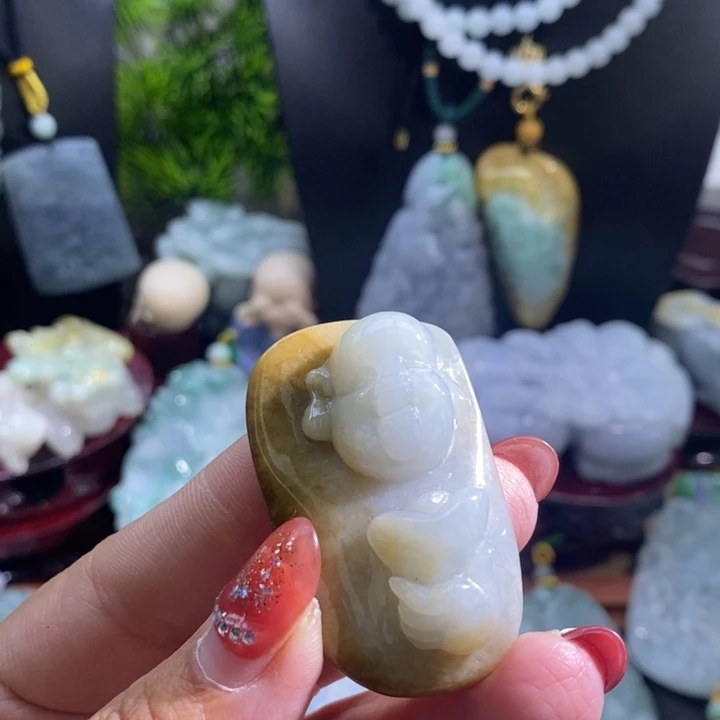 【闪购商品】颈饰未镶嵌翡翠佛