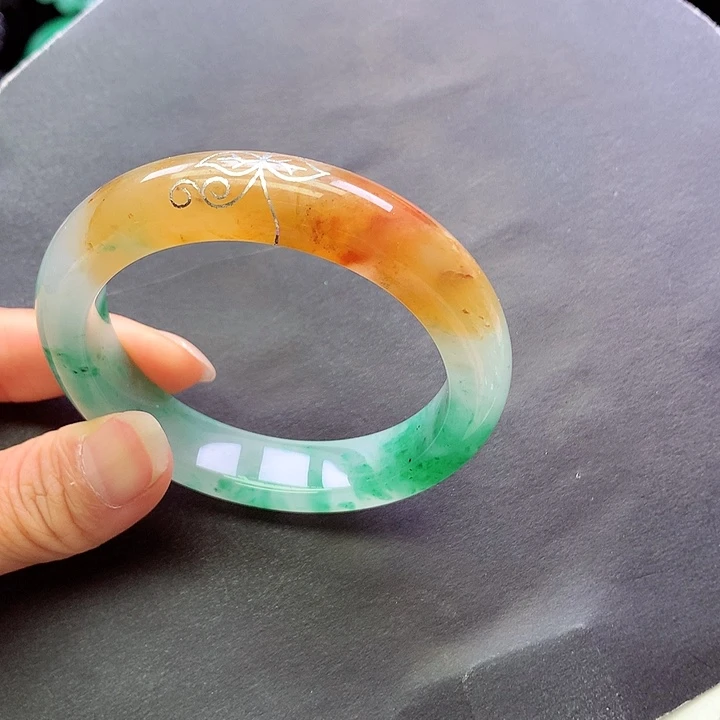 未镶嵌手镯石英质玉