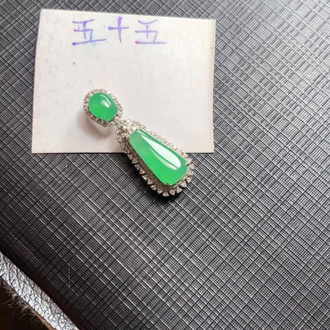 颈饰18K金镶嵌翡翠翡翠