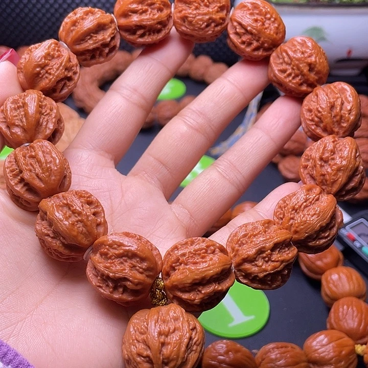 文玩核桃手串龙骨京八棱23