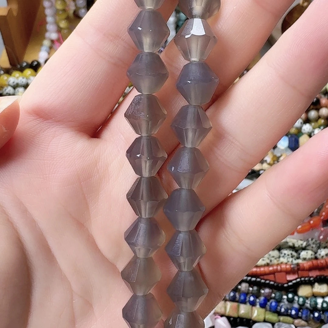 未镶嵌玛瑙/玉髓珠宝半成品灰玛飞碟一条
