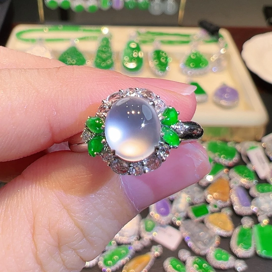 翡翠戒指18K金镶嵌翡翠